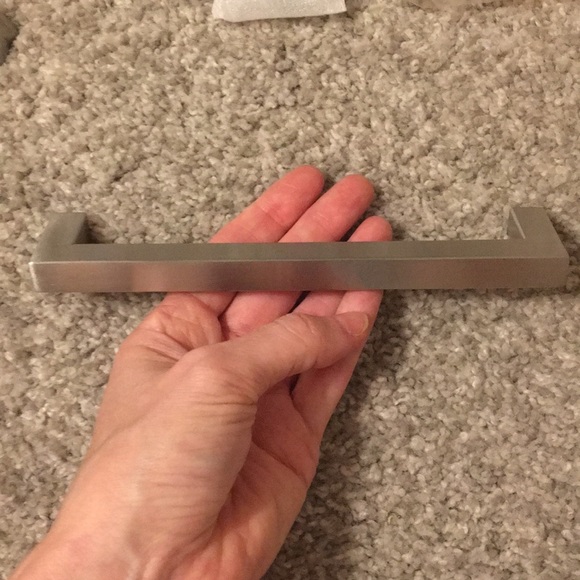 Cabinet Fixtures - Includes 6 pieces total! - Picture 4 of 11